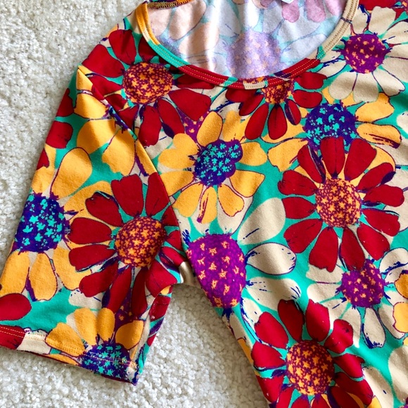 LuLaRoe Flower Tunic Top - Picture 2 of 4